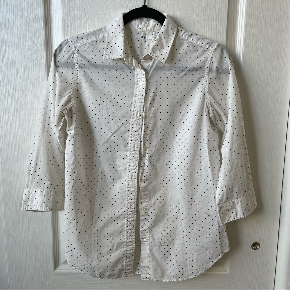 Uniqlo polka dot button up 3/4 sleeve top